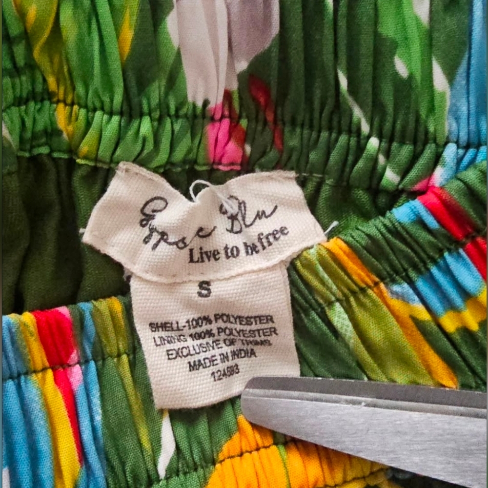 Tropical Parrot Print Skirt - Picture 4 of 4